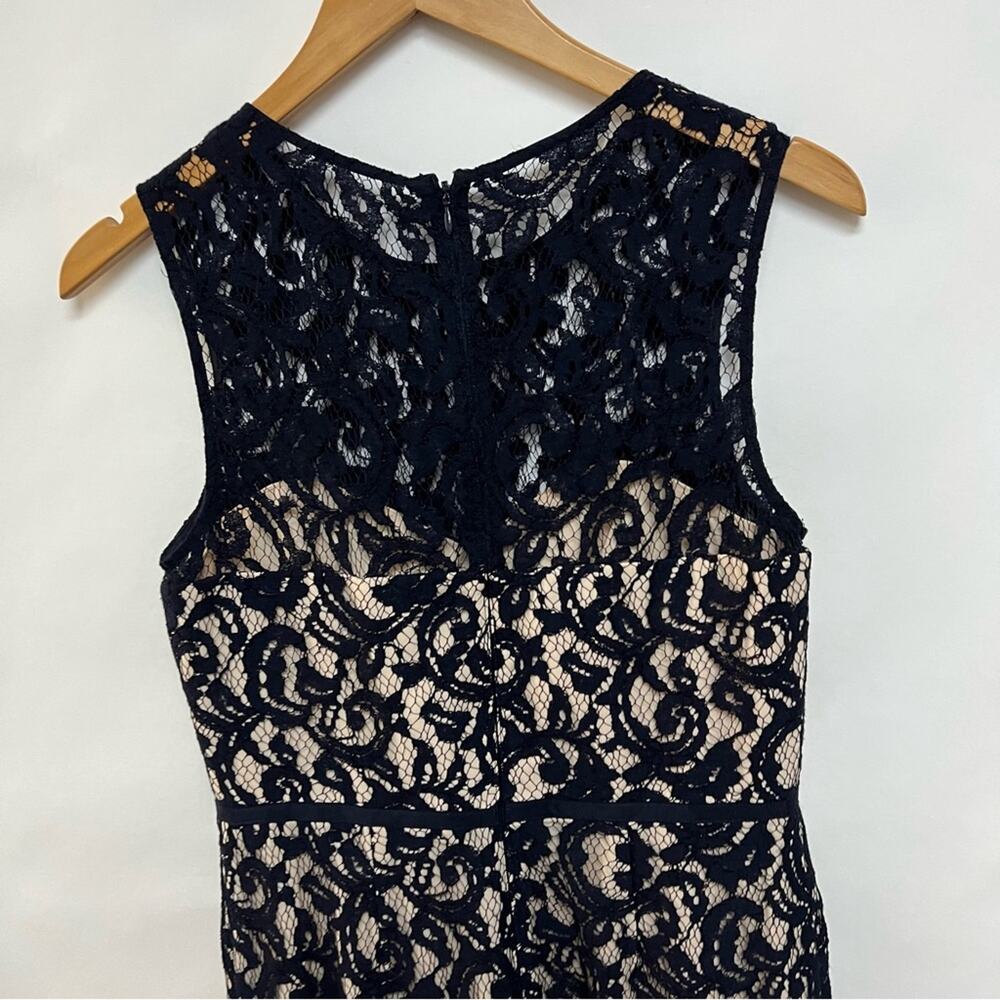 Vince Camuto Navy Blue Lace Dress Sleeveless Sheath Knee Length Cocktail 8 $158 - Picture 5 of 7